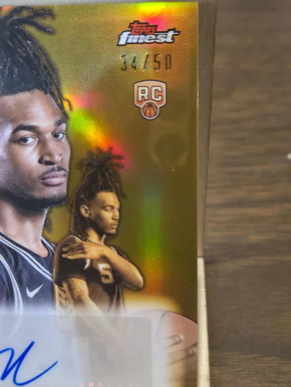 Stephon Castle 34/50 Gold Autograph Basketball Trading Card - Picture 5 of 11